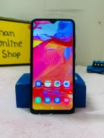 Samsung Galaxy A70 — সামনের দিক, স্ক্রিন চালু