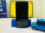 Samsung Galaxy A70 — সামনের দিক, স্ক্রিন বন্ধ