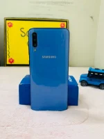 Samsung Galaxy A70 — পেছনের পুরো ভিউ