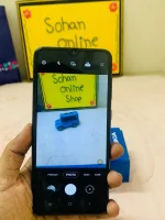 Samsung Galaxy A70 — ক্যামেরা — হাতে ধরে